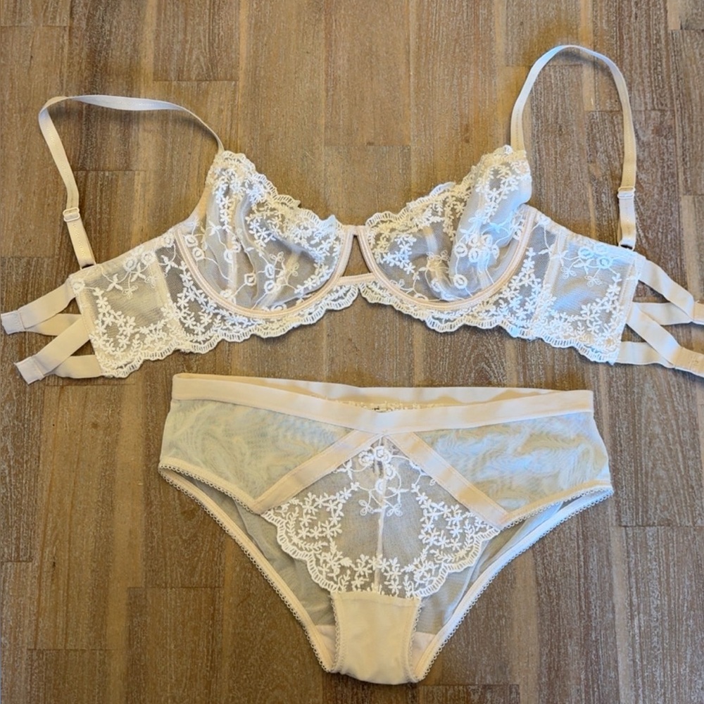 Intimately Free People Bra & Panty Set 32DD Small